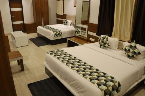 Kankroli Hotel | Pet-Friendly Stay at SHREE GOVINDAM INN with Breakfast Included