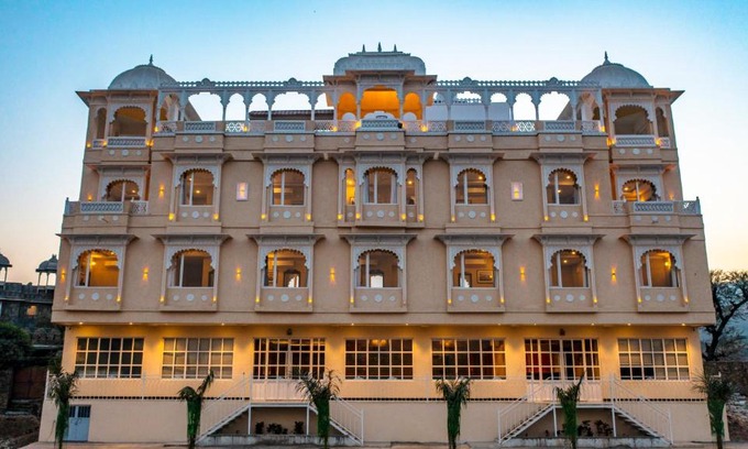 Udaipur District Hotel | Comfortable Stay at Shree Ji Mahal Hotel, Udaipur