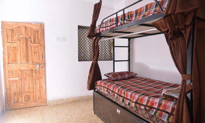 Nagpur Hostel | Budget-Friendly Shree Krupa Boys Hostel with Kitchen Access
