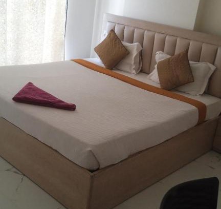 Prabhadevi Bed & Breakfast | Discover Shree Laxmi Residency: Family & Pet-Friendly Stay