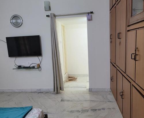 Begumpet Apartment | Welcoming Shree Nivasam: Pet & Child Friendly Getaway