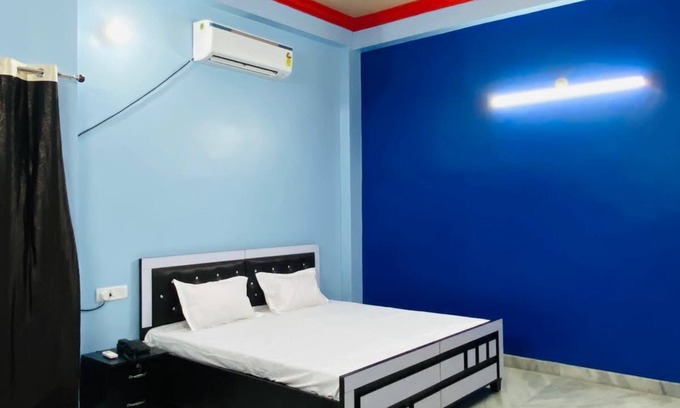 Varanasi Hotel | Discover Shree Shyam Kunj: Family and Pet-Friendly Retreat