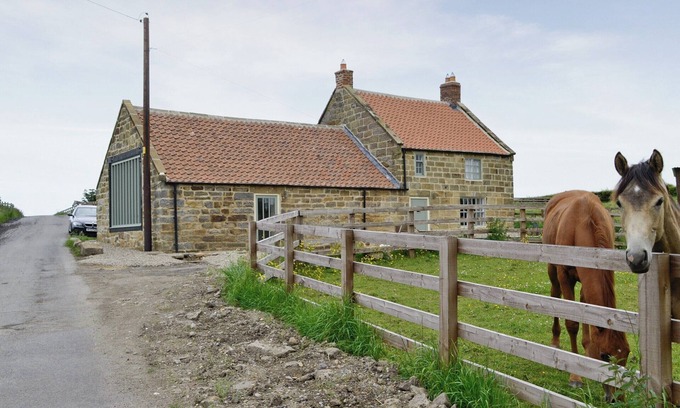 Liverton Cottage | Pet-Friendly 3 Bedroom Stay in Old Liverton Village