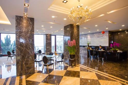 Yuchi Hotel | Discover Shui Sha Lian Hotel: Guest Rated 7.9/10 with Dining