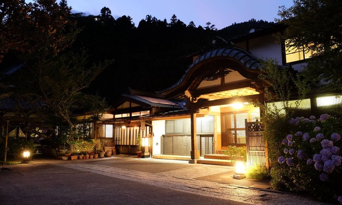 Minobu House | Eco-Friendly Retreat at Shukubo Kakurinbo: Guest Rated 9.2