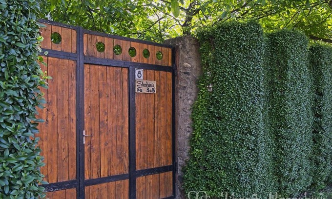 Yeghegnadzor Bed & Breakfast | Pet Friendly Shushan B&B with Kitchen & Breakfast Options