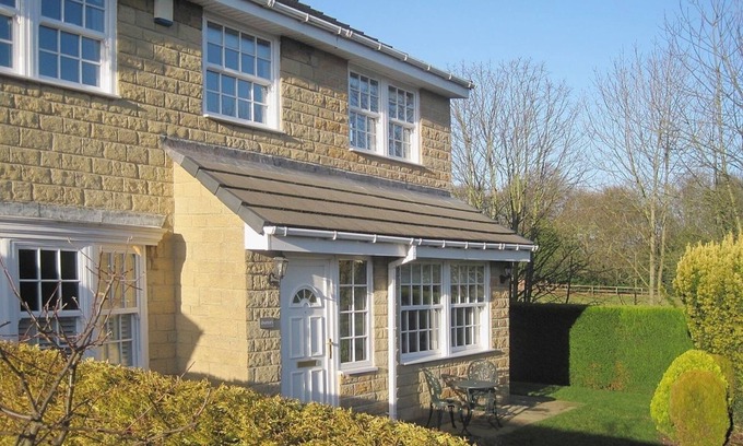 Beamish House | Elegant 5-Star House with Private Garden & Spa Amenities