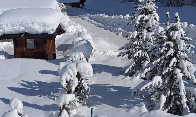 Le Grand-Bornand Apartment | Convenient Stay with WIFI & Shuttle at Chalet's Base
