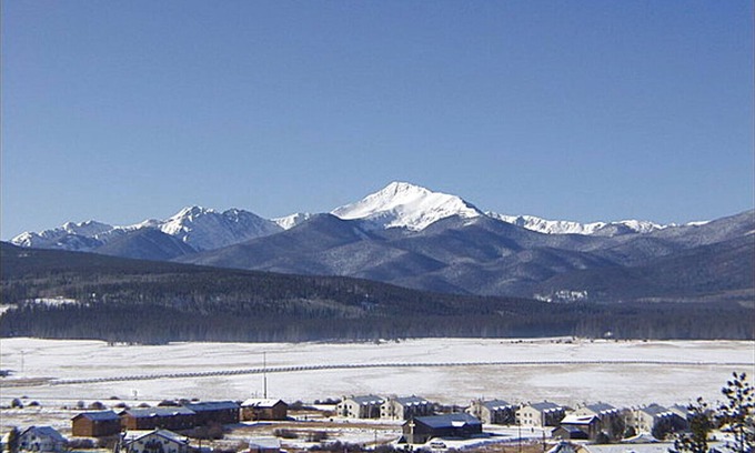 Fraser Condo | Experience Breathtaking Views and Pet-Friendly Comfort