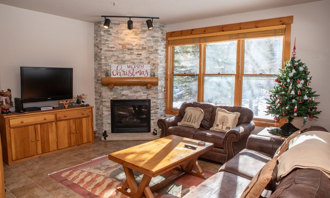 Keystone Condo | Convenient Access to Slopes with Hot Tub & Private Patio