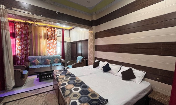 Vrindavan Apartment | shyamkunj homestay