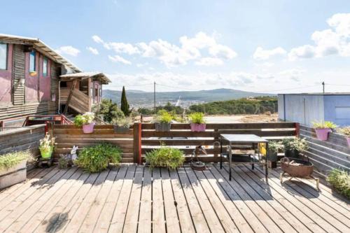 Nimrod Ski Chalet | Relax at Si-Har Chalets: Pet-Friendly Getaway with Hot Tub