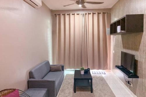 Rembia House | Charming SI_Homestay4u: Family-Friendly with Dining Options