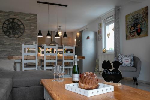 Chatenois Apartment | Experience Si le coeur vous en dit: 5-Star Oceanfront Escape