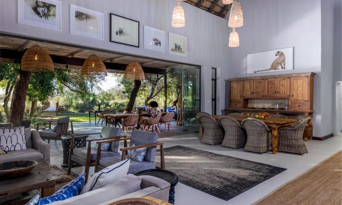 Kruger National Park Cabin | Oceanfront Retreat at Simbavati Amani with Pool Access
