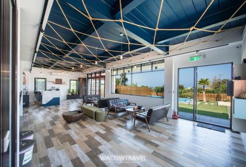 Xiaoliuqiu House | Charming Siao Hai Zih Guest House with Pool & Family Fun