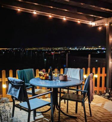Sura Mare Apartment | Discover Sibiu City Lights: Rated 9.9, Family-Friendly Stay