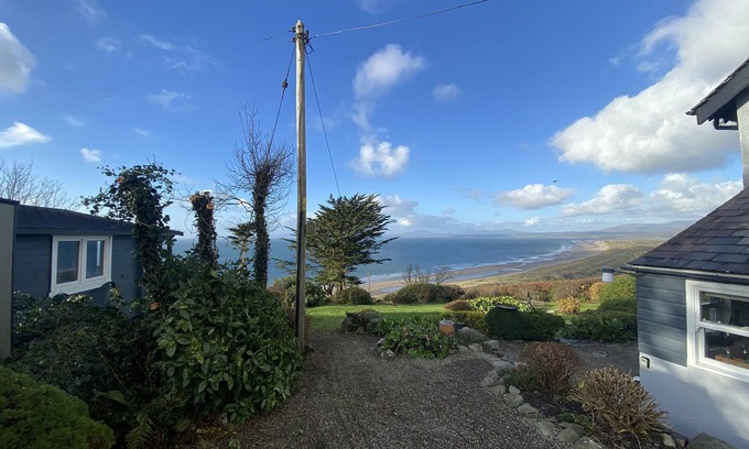 Harlech Cottage | Pet-Friendly SIBRWD Y MOR: Character Cottage in Harlech