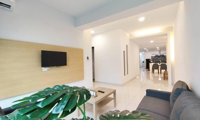 Sibu Apartment | Family-Friendly Queensway ONE Homestay - 4 Star & Rated 8.7