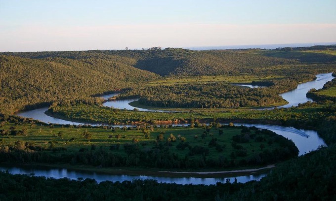 Kenton on Sea Cabin | Experience Sibuya Game Reserve and Lodge with Family-Friendly Amenities