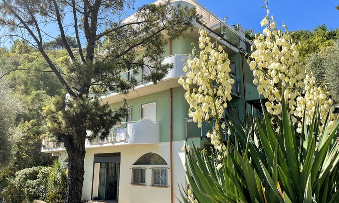 Salerno Apartment | Relaxing Family Apartment with Pool & Ocean View at Sichelgaita