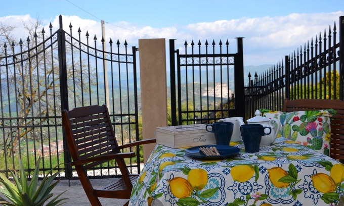 Cammarata House | Peaceful Sicilia House with Ocean View and Kitchen Amenities