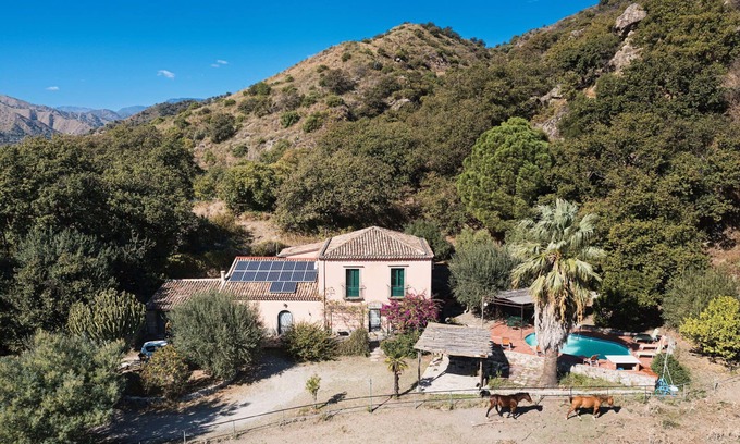 Mitogio House | Serene Sicilian Country House with Pool and Panoramic Views