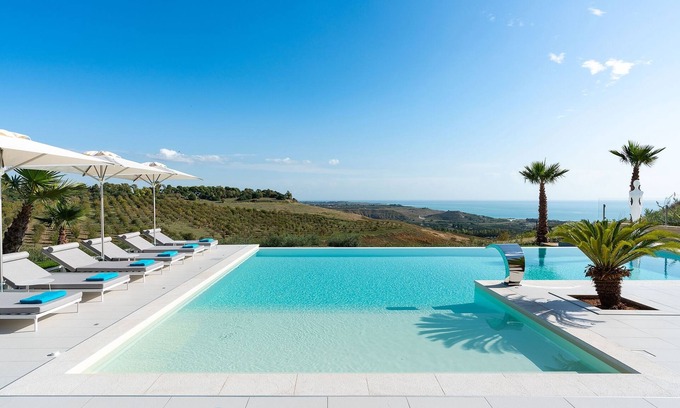Ribera Villa | Cozy Seaside Villa with Pool, Views & Wi-Fi in Sicily