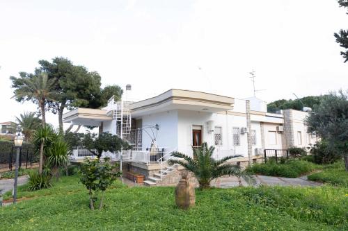 Villa Grazia di Carini Villa | Sicily Wonders, 2 minute walk to the beach