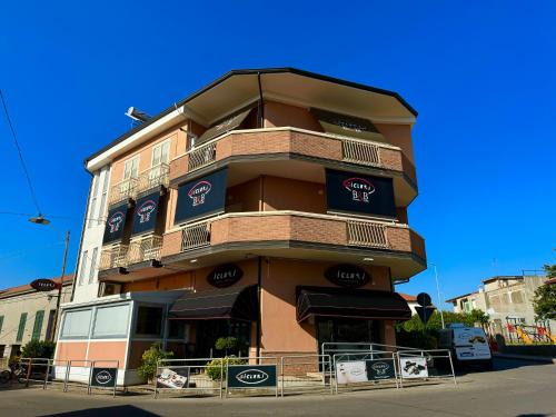 Taurianova Bed & Breakfast | Cozy Siclari B&B: Family-Friendly Rooms & Suite Awaits