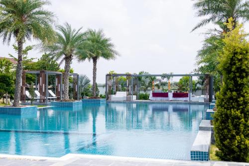 Siddharthanagar Hotel | Experience Siddhartha Vilasa: 5-Star Comfort with Pool