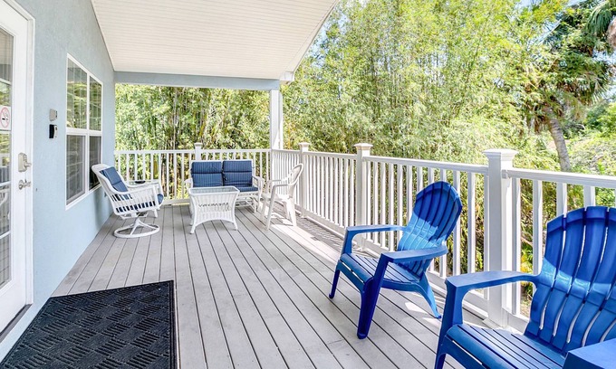 Tarpon Springs House | Duplex Retreats with Private Pools and Modern Amenities