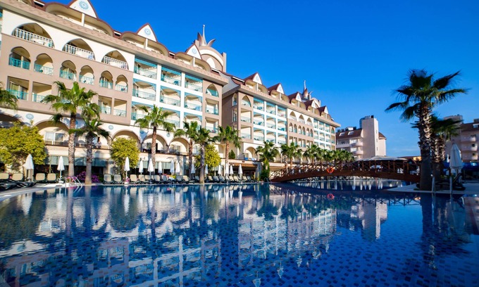 Side Resort | Experience Side Crown Palace with Ocean View & Spa Access