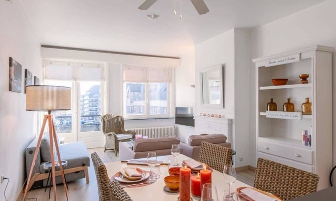 Knokke Apartment | Cozy Studio with Oceanfront View and Breakfast Included
