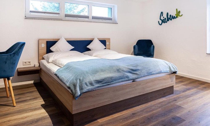 Ellscheid House | Tranquil Siebente - Gästezimmer with Breakfast and Hot Tub
