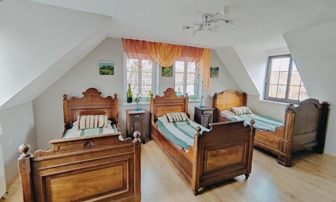 Miroslawiec Apartment | Discover Siedem Ogrodów: Family & Pet Friendly Retreat