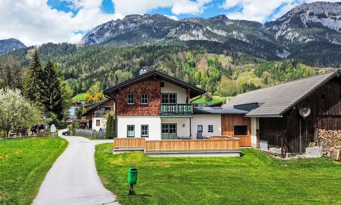 Weissenbach House | Siedlerhof by Interhome