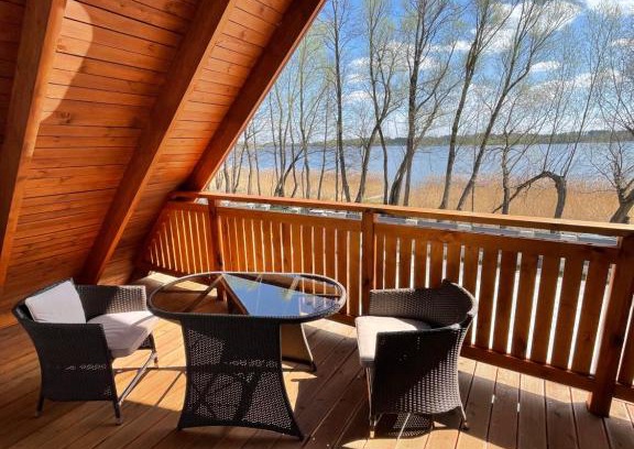 Mrozy Wielkie Villa | Discover Siedlisko nad Mazurskim Jeziorem with Private Beach