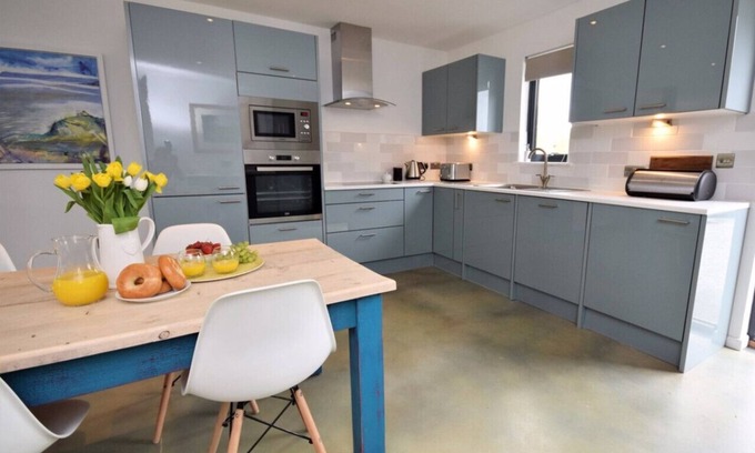 Holsworthy House | Comfortable Sienna Cottage at Glebe Farm - Pet Friendly Stay