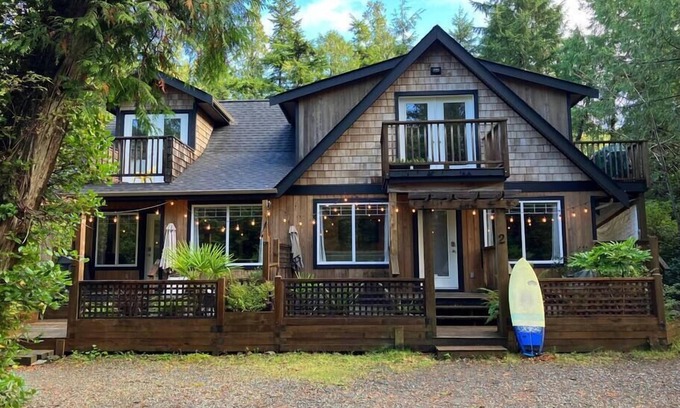 Tofino Apartment | Experience Sienna's Tree House #3 with Oceanfront Views