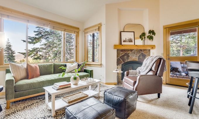 Truckee Condo | Mountain Retreat at Sierra by AvantStay | Ski In/Out Access