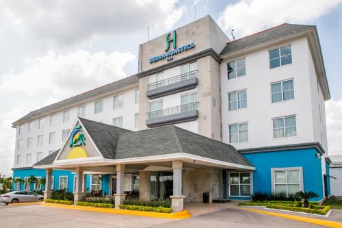 Ciudad Valles Hotel | Relax at Sierra Huasteca Inn: Pet-Friendly with Ocean Views