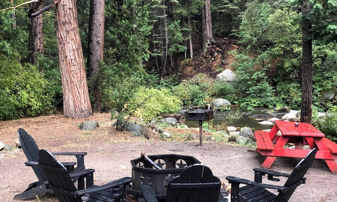 Kyburz Hotel | Top-Rated Sierra Inn by the River with Family-Friendly Amenities