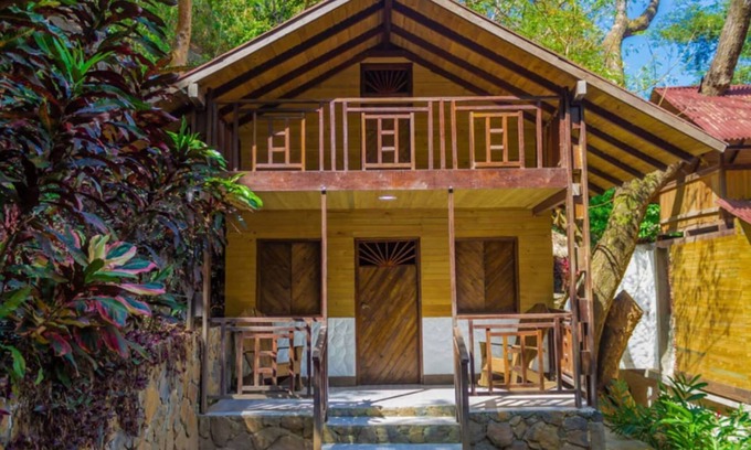 Santa Marta Cabin | Experience the SIERRA LEMON CHAVOLITA CABIN with Pool & Spa