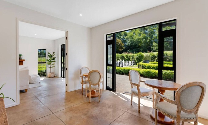 Dairy Flat House | Discover Sierra Sky Manor: Family-Friendly Retreat in Countryside
