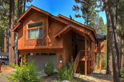 Black Bart House | Sierra Solace - Forest & Seasonal River Out Back
