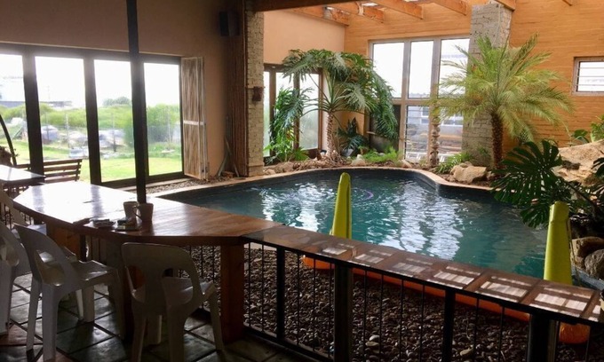 Pringle Bay House | Idyllic Siesta-at-Albatross: Pet-Friendly Oceanfront Retreat