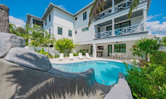 Siesta Key House | Family-Friendly Siesta Delight: Pool, Spa & Beach Access