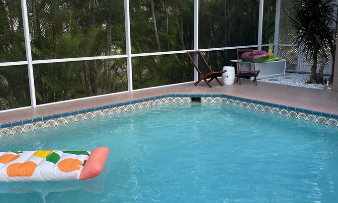 Bee Ridge House | Relaxing Siesta Key Retreat with Hot Tub & Pool, Near Beach