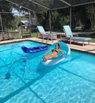 South Sarasota House | Waterfront Estate in Siesta Key with Heated Pool & Privacy